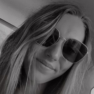 Meet your Posher, Laci